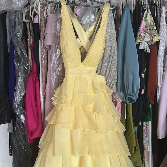 Mac Duggal Yellow Ruffled Prom Dress - Picture 5 of 8